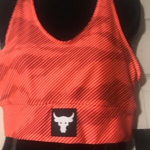 Medium size under amour active Top